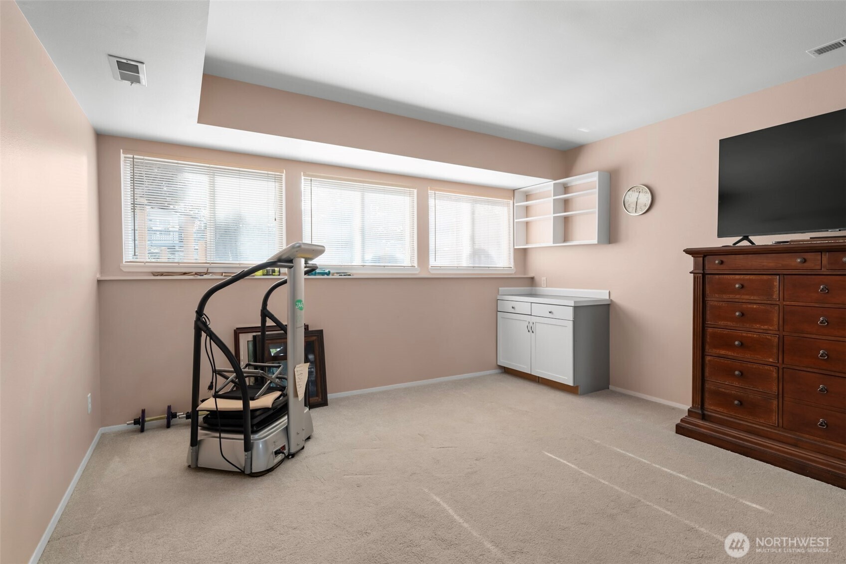 1205 195th Street Long Beach, WA 98631 - Photo 28 of 36 a view of a room with gym equipment