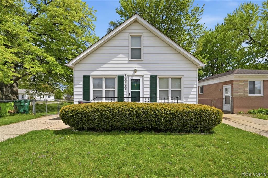 23164 Donald Avenue Eastpointe, MI 48021 - Photo 2 of 18