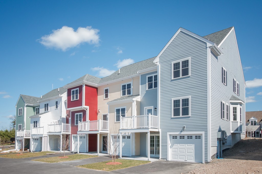 52 Meetinghouse Road, Unit 52 Norfolk, MA 02056 - Photo 4 of 20 Gallery Image 4