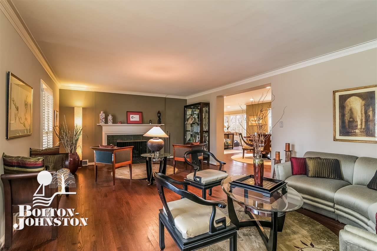 80 Colonial Road Grosse Pointe, MI 48236 - Photo 6 of 44 31344135-5.JPG