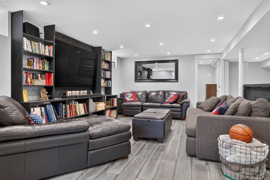 174 Bartlett Road Winthrop, MA 02152 - Photo 32 of 42