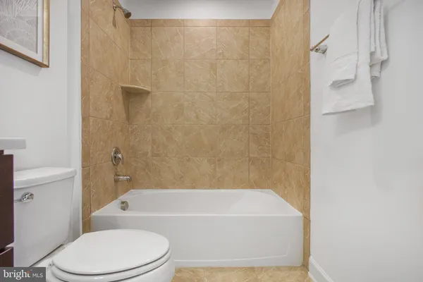 $775,000 | 6262 Casdin Drive, Alexandria, VA 22310