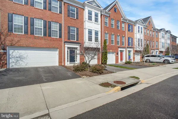 $775,000 | 6262 Casdin Drive, Alexandria, VA 22310