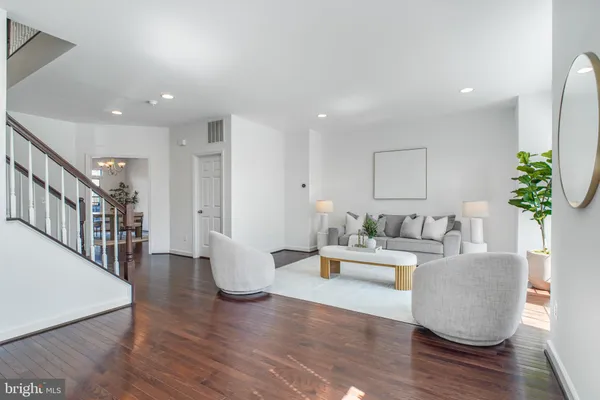 $775,000 | 6262 Casdin Drive, Alexandria, VA 22310