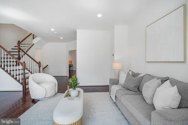 $775,000 | 6262 Casdin Drive, Alexandria, VA 22310