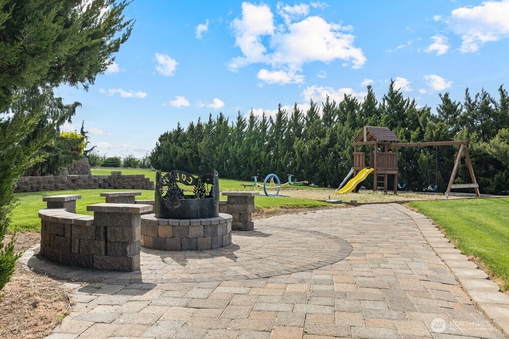 500 St Hilaire Road Yakima, WA 98901 - Photo 27 of 31 a view of a swimming pool with a patio