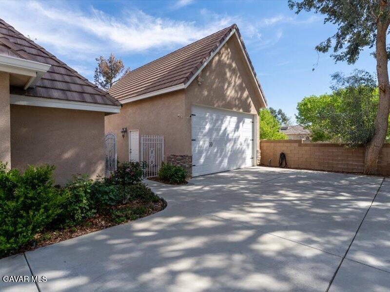4107 Paddock Way Lancaster, CA 93536 - Photo 2 of 49 07-JYP08589-HDR
