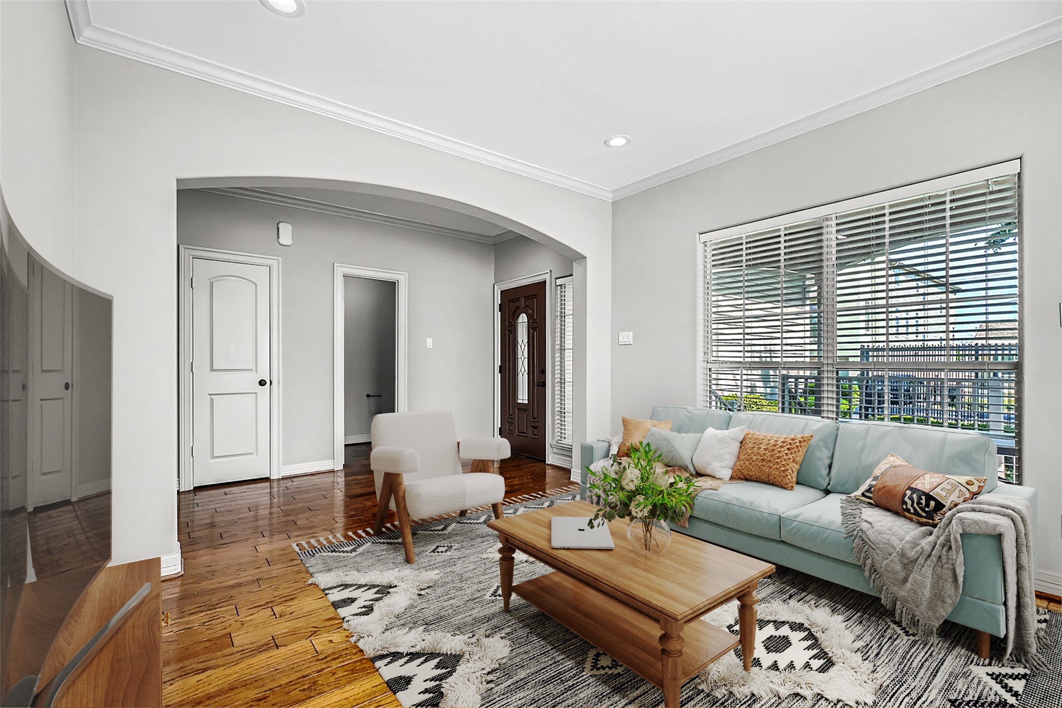 806 East 29th Street Houston, TX 77009 - Photo 6 of 30 a living room with furniture and wooden floor