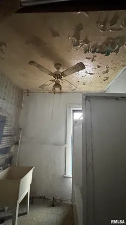 $29,900 | 1815 West 3rd Street, Davenport, IA 52802