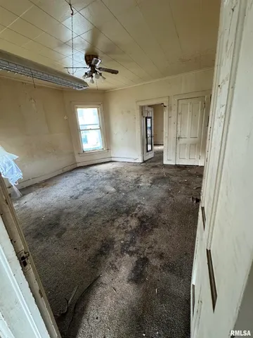 $39,900 | 1815 West 3rd Street, Davenport, IA 52802