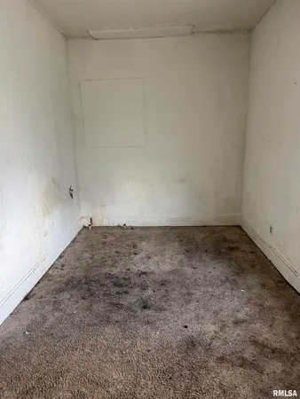 $29,900 | 1815 West 3rd Street, Davenport, IA 52802