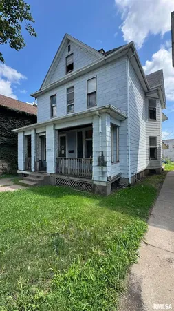 $29,900 | 1815 West 3rd Street, Davenport, IA 52802