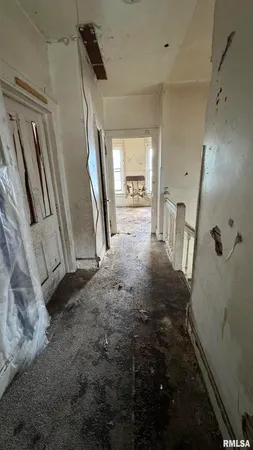 $29,900 | 1815 West 3rd Street, Davenport, IA 52802