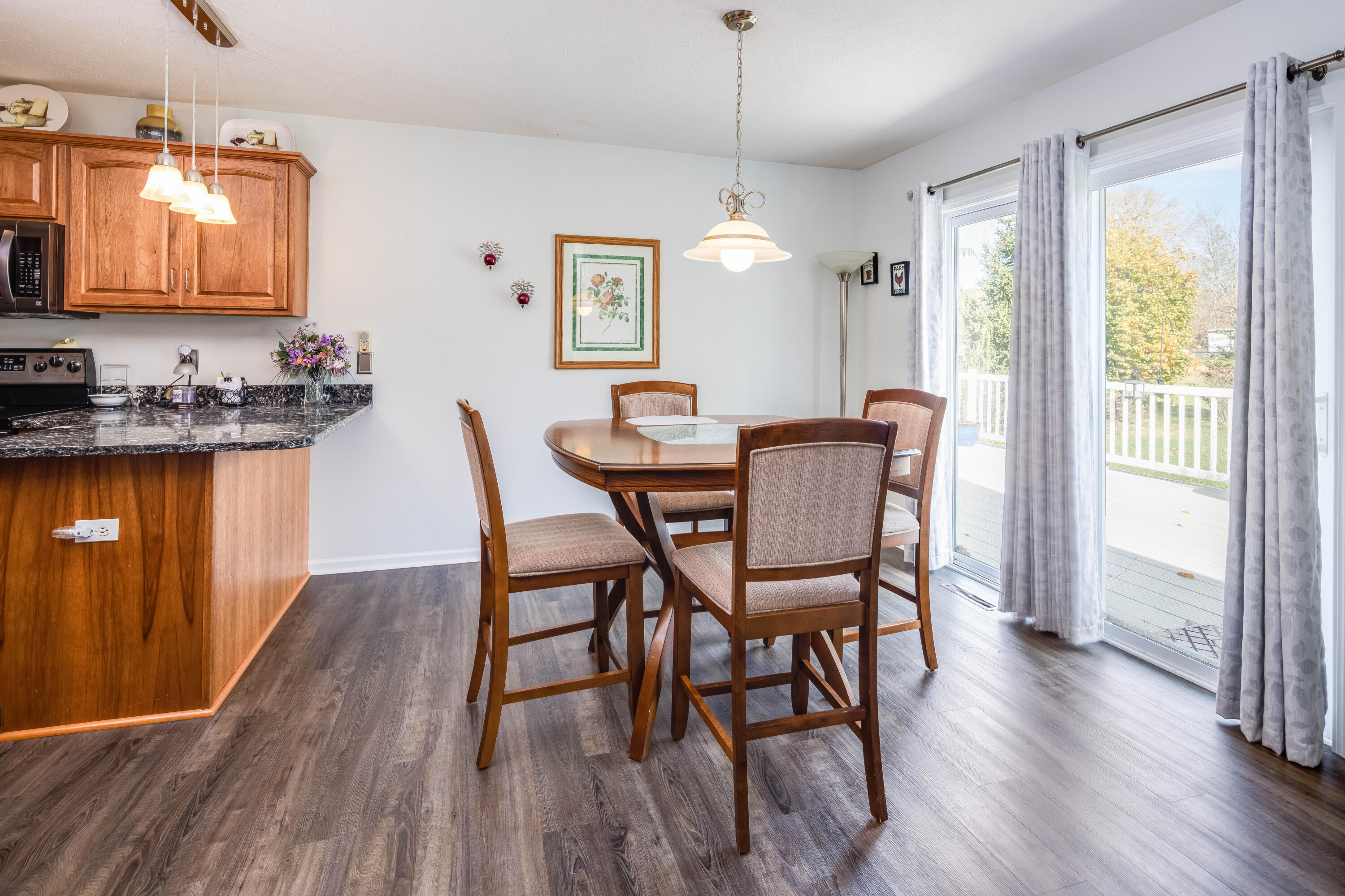 4549 Forest Beach Road Watervliet, MI 49098 - Photo 12 of 28 dinning
