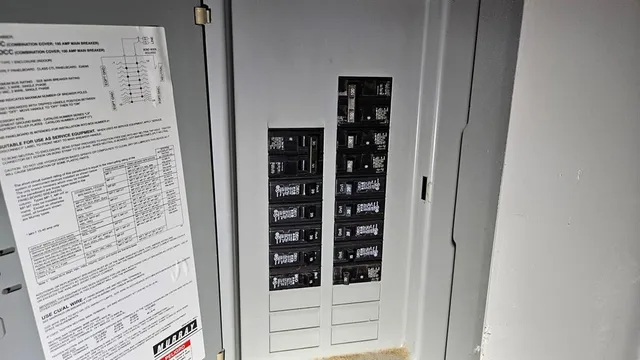 a view of entryway and kitchen