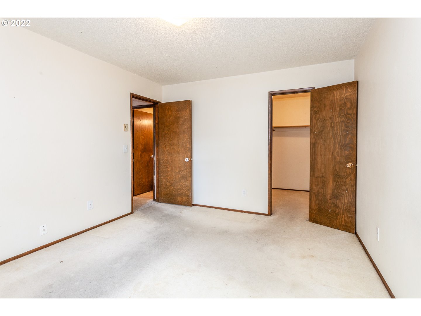 2677 Southwest Spring Garden Street Portland, OR 97219 - Photo 14 of 17 Gallery Image 14