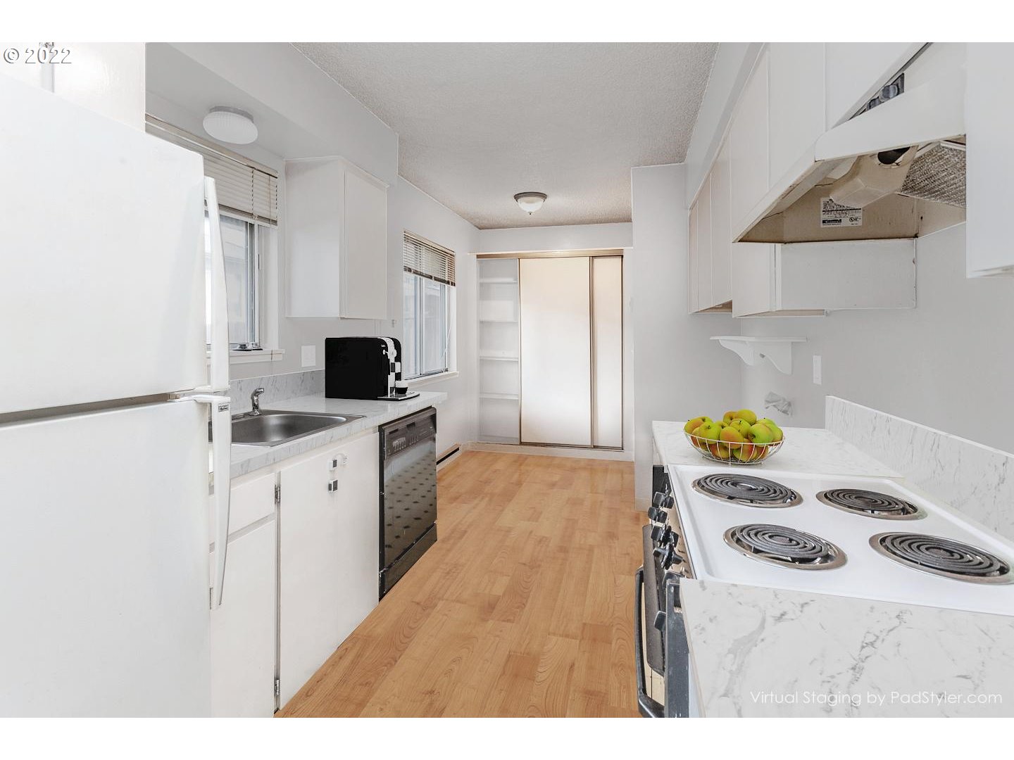 2677 Southwest Spring Garden Street Portland, OR 97219 - Photo 9 of 17 Gallery Image 9