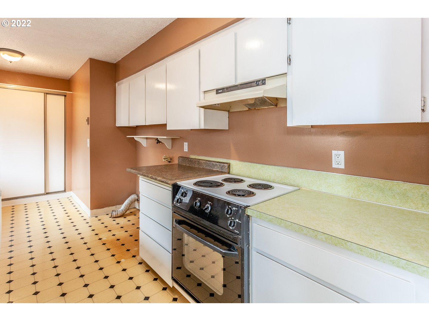 2677 Southwest Spring Garden Street Portland, OR 97219 - Photo 10 of 17 Gallery Image 10