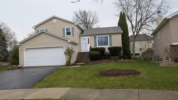$558,000 | 2284 Briarhill Drive, Naperville, IL 60565
