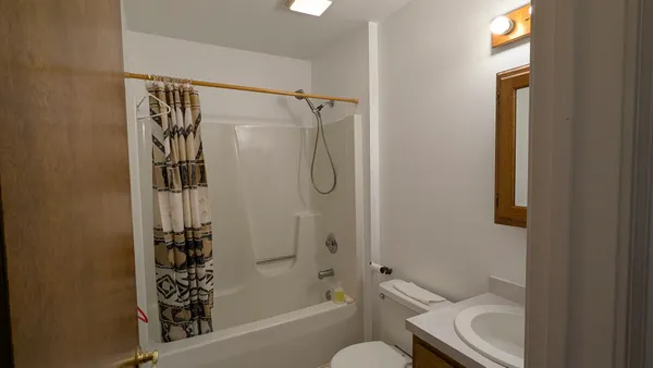 $558,000 | 2284 Briarhill Drive, Naperville, IL 60565