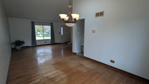 $558,000 | 2284 Briarhill Drive, Naperville, IL 60565