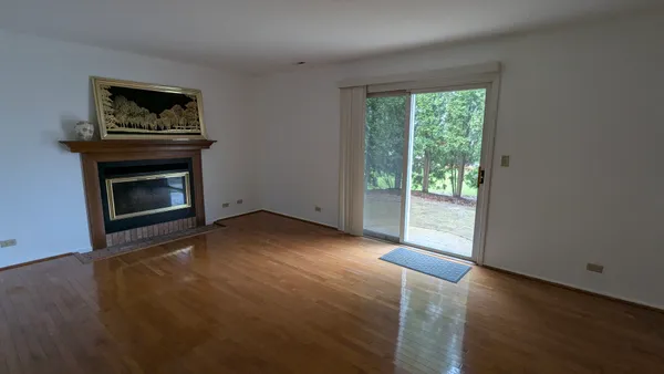 $558,000 | 2284 Briarhill Drive, Naperville, IL 60565