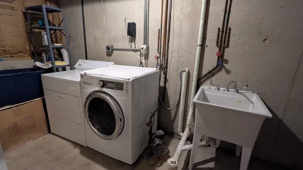 $558,000 | 2284 Briarhill Drive, Naperville, IL 60565