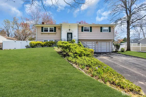 $940,000 | 33 Mary Ellen Drive, Edison, NJ 08820