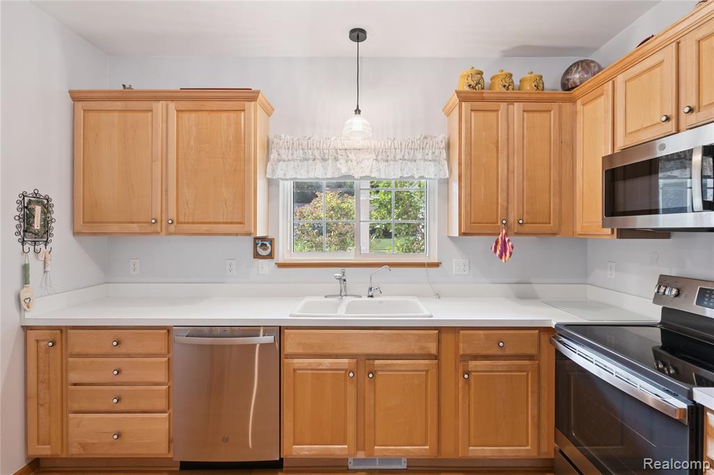 1441 Remsing Street Hartland, MI 48353 - Photo 15 of 59 Gallery Image 15