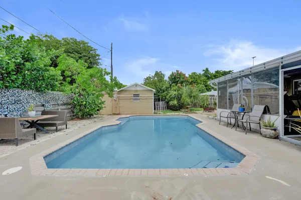 $525,000 | 307 Southeast 14th Place, Deerfield Beach, FL 33441