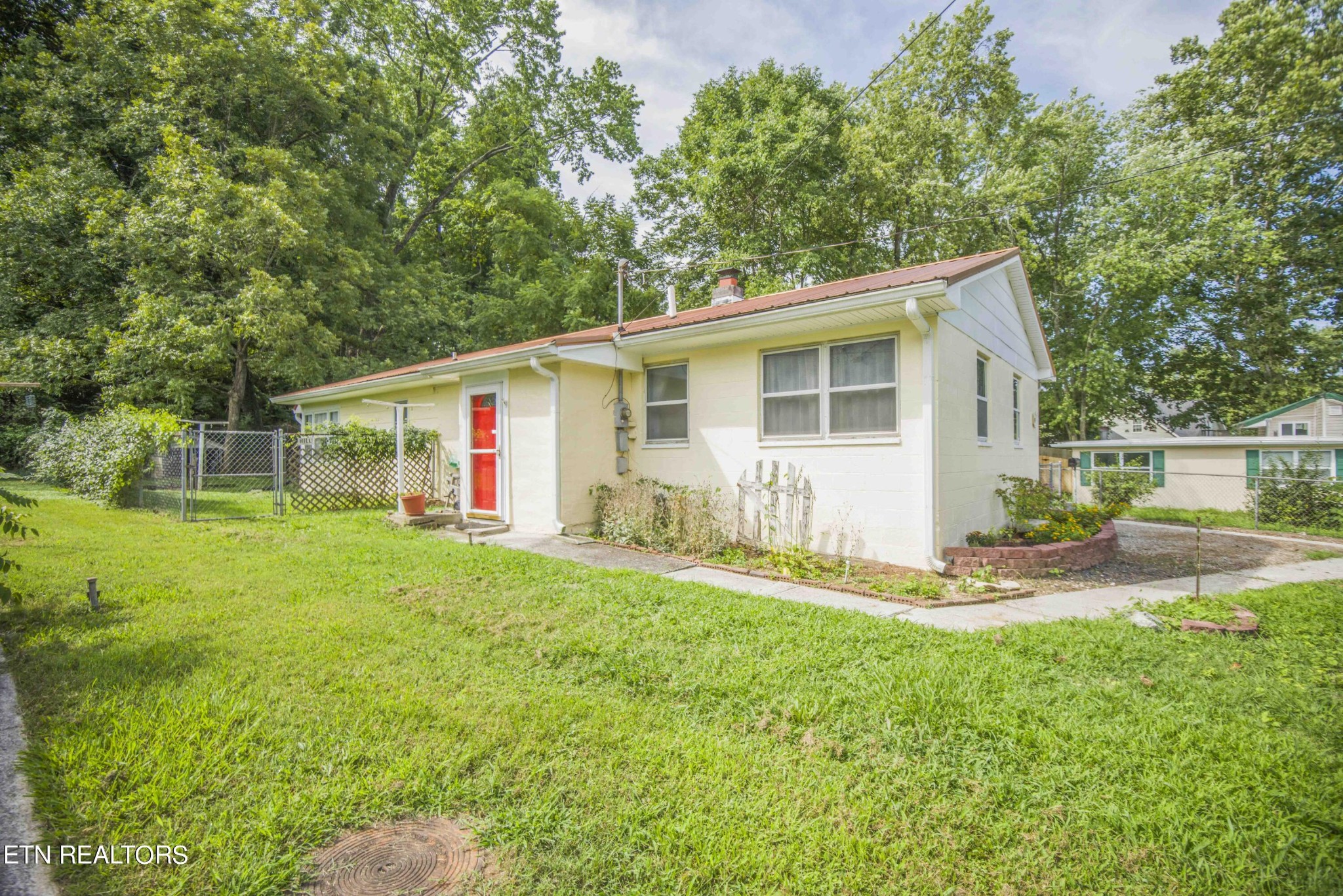 114 Manchester Road Oak Ridge, TN 37830 - Photo 4 of 31