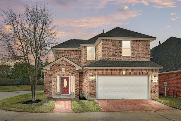 $2,800 | 7655 Ameswood Road, Houston, TX 77095