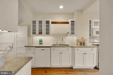 $1,200,000 | 624 D Street Northeast, Washington, DC 20002