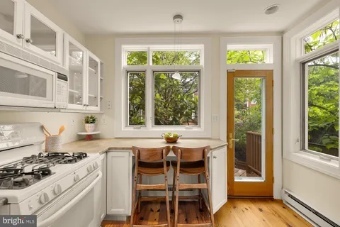 $1,200,000 | 624 D Street Northeast, Washington, DC 20002