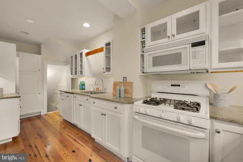 $1,200,000 | 624 D Street Northeast, Washington, DC 20002