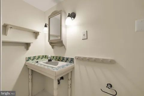 $1,200,000 | 624 D Street Northeast, Washington, DC 20002