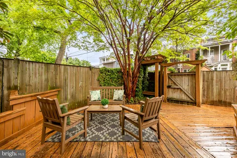 $1,200,000 | 624 D Street Northeast, Washington, DC 20002