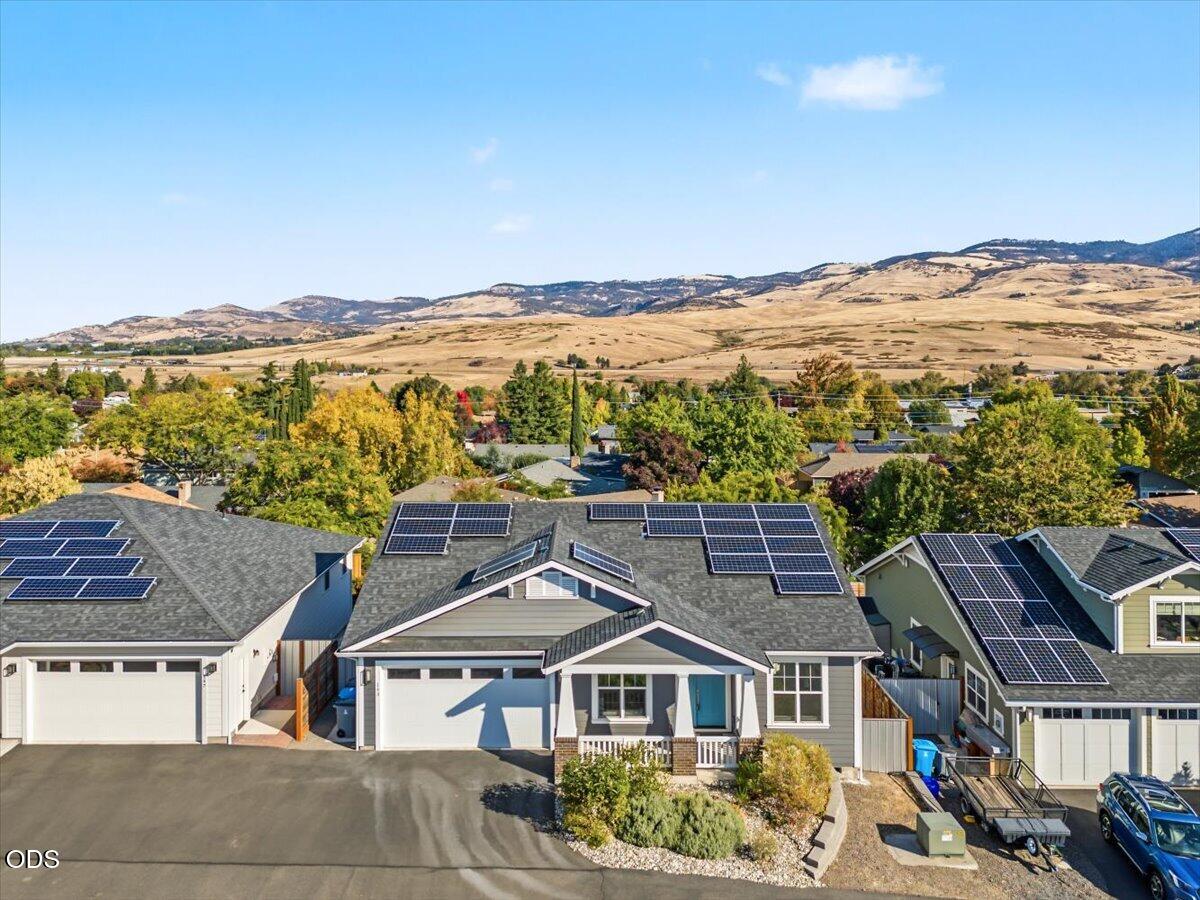 143 Randy Street Ashland, OR 97520 - Photo 2 of 49 Gallery Image 2