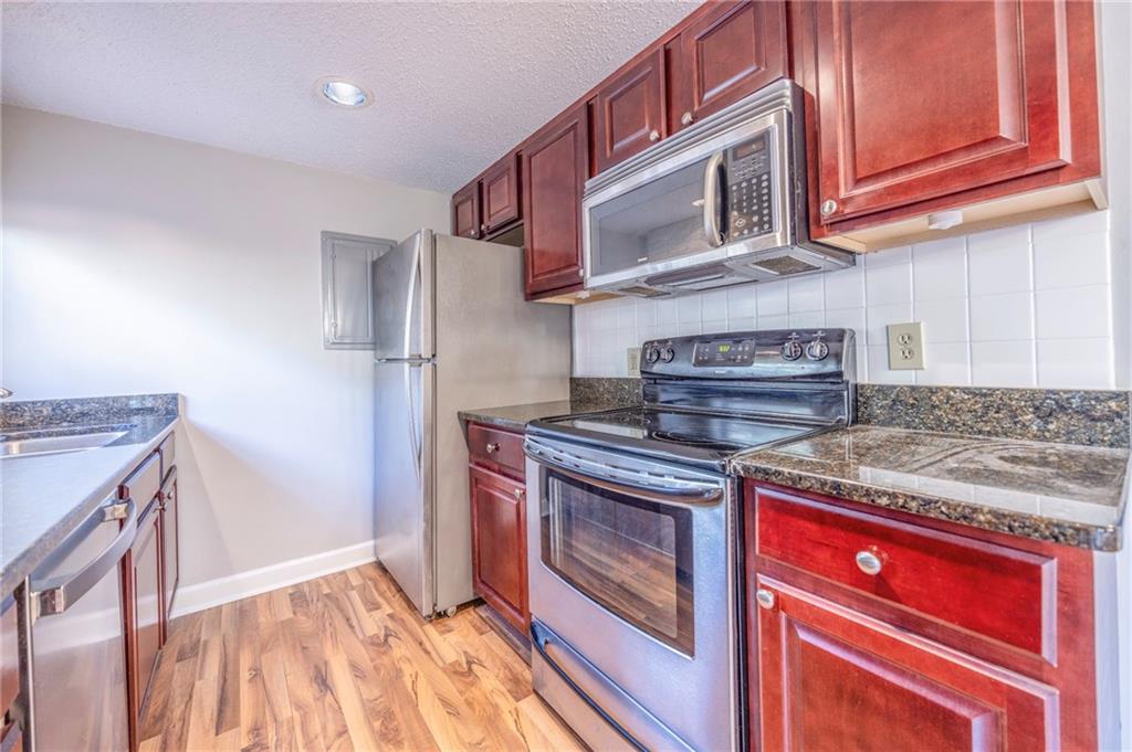 6900 Roswell Road, Unit L4 Sandy Springs, GA 30328 - Photo 16 of 31 Gallery Image 16