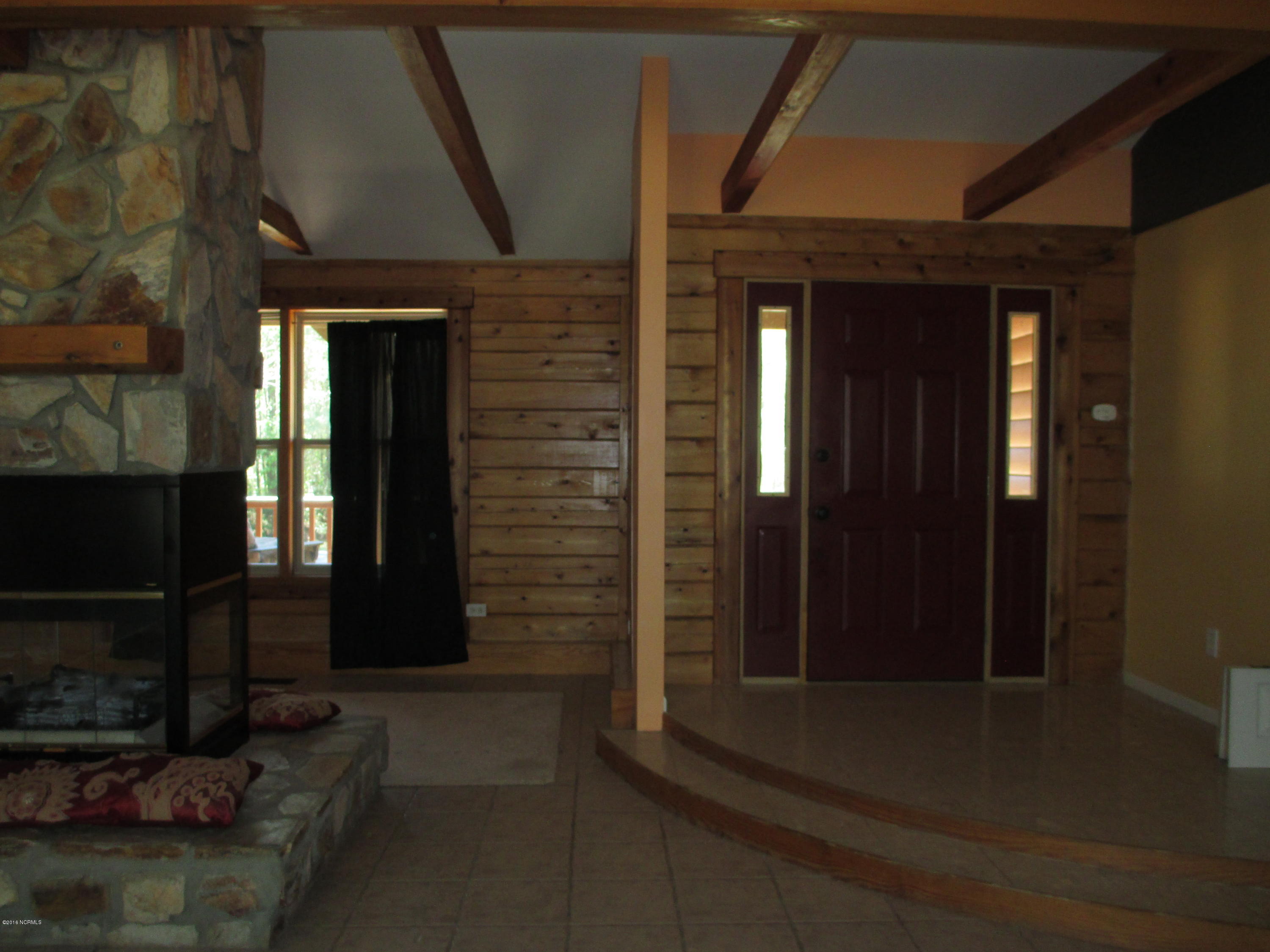 100 West Pointe Road Rocky Point, NC 28457 - Photo 4 of 26 foyer