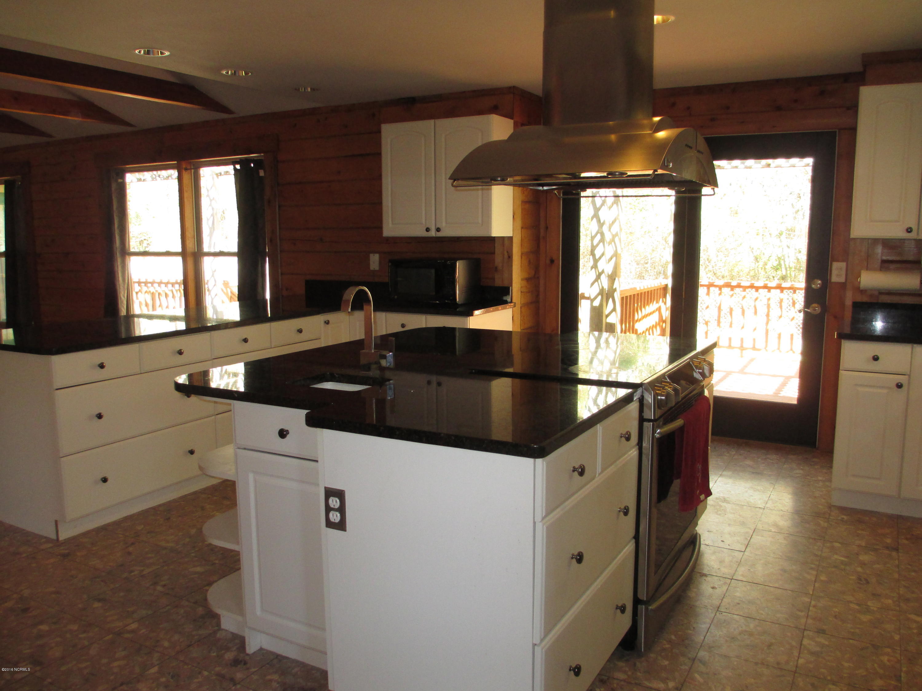 100 West Pointe Road Rocky Point, NC 28457 - Photo 7 of 26 kitchen