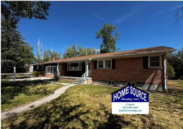 $332,900 | 204 West Sunset Drive, Riverton, WY 82501