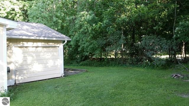 9720 Colby Road Crystal, MI 48818 - Photo 15 of 17 1797278-14.JPG