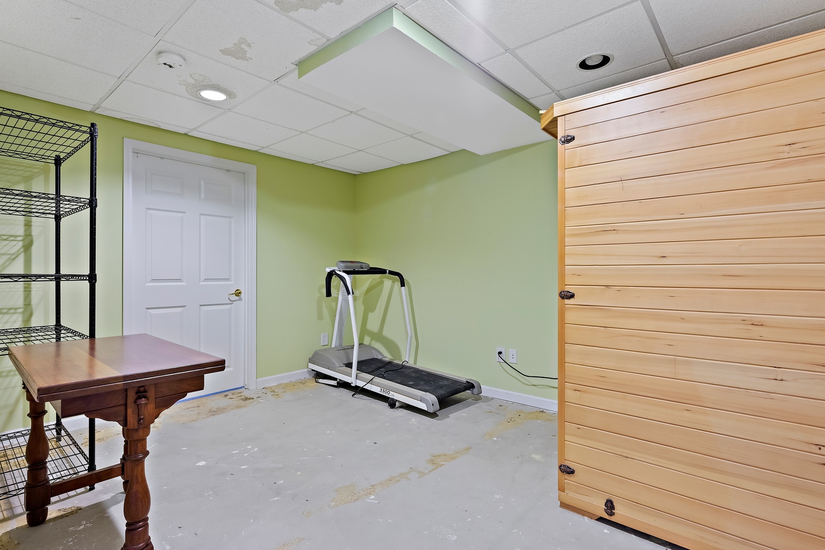 27W223 Jewell Road Winfield, IL 60190 - Photo 22 of 23 a view of a room with gym equipment