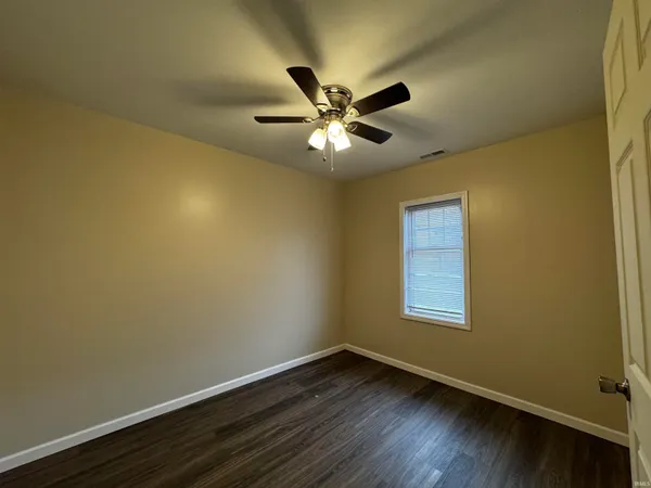 $145,000 | 1211 West Main Street, Mitchell, IN 47446