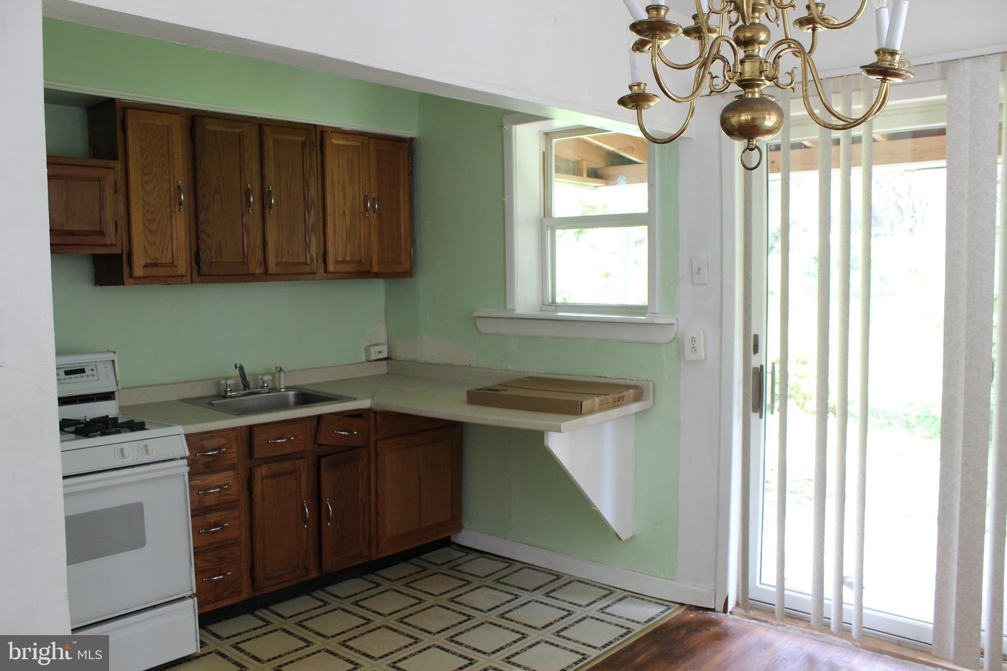 806 East Cathedral Road Philadelphia, PA 19128 - Photo 3 of 16 Gallery Image 3
