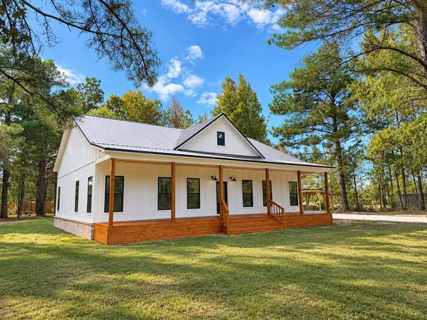 $329,900 | 125 White Oak Lane, Guntown, MS 38849