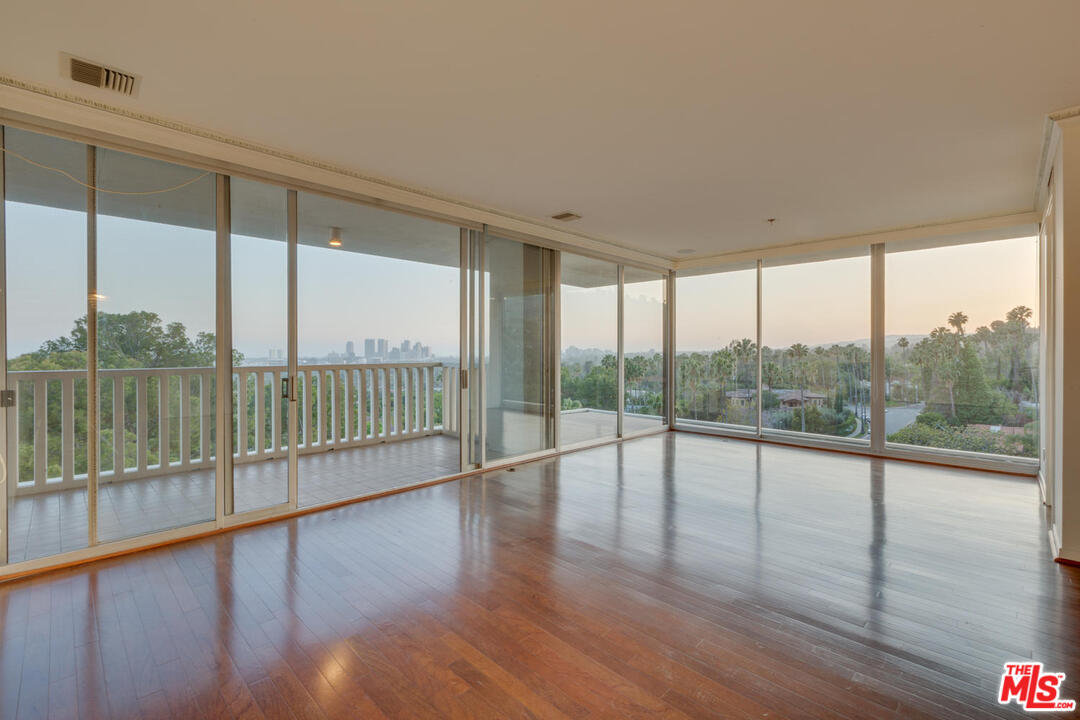 9255 Doheny Road, Unit 902 West Hollywood, CA 90069 - Photo 41 of 47 a view of a garden from stairs