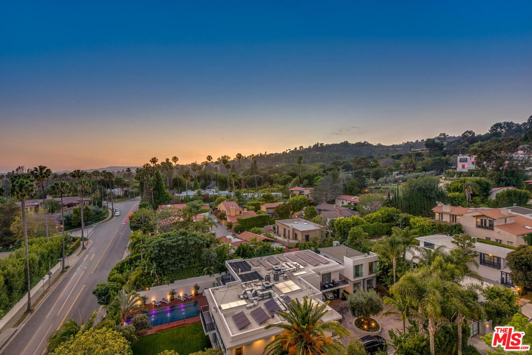 9255 Doheny Road, Unit 902 West Hollywood, CA 90069 - Photo 43 of 47 a view of a city