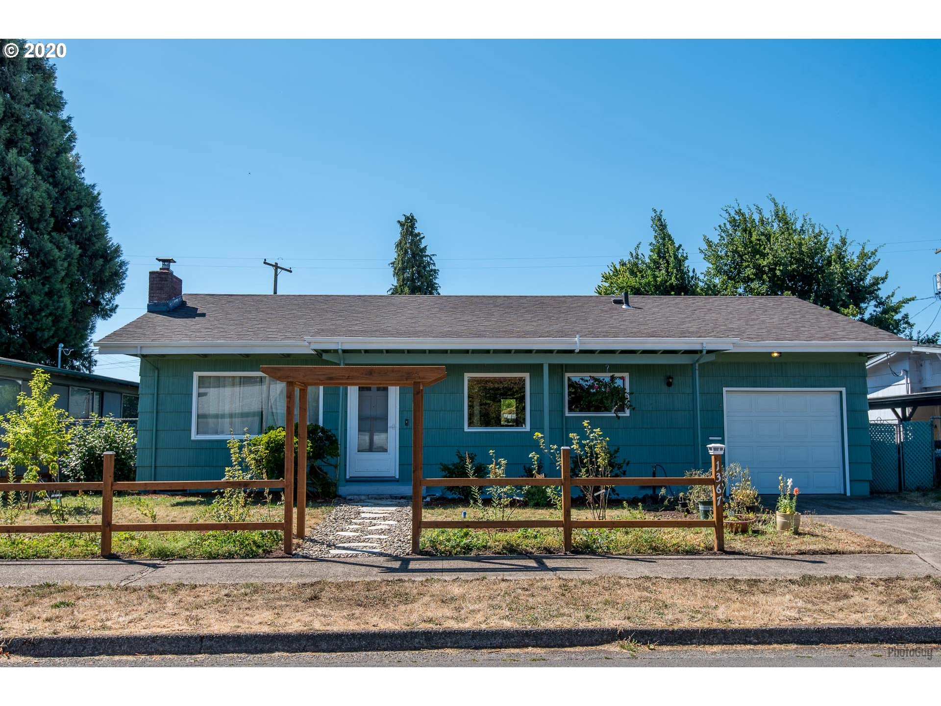 1367 Quinalt Street Springfield, OR 97477 - Photo 2 of 30